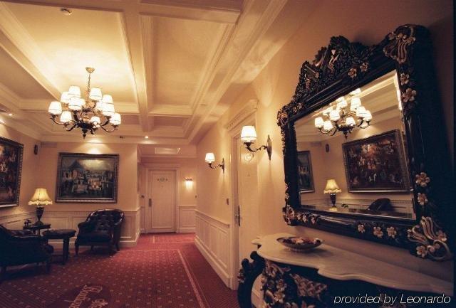 Boutique Palace Hotel Баку Интерьер фото